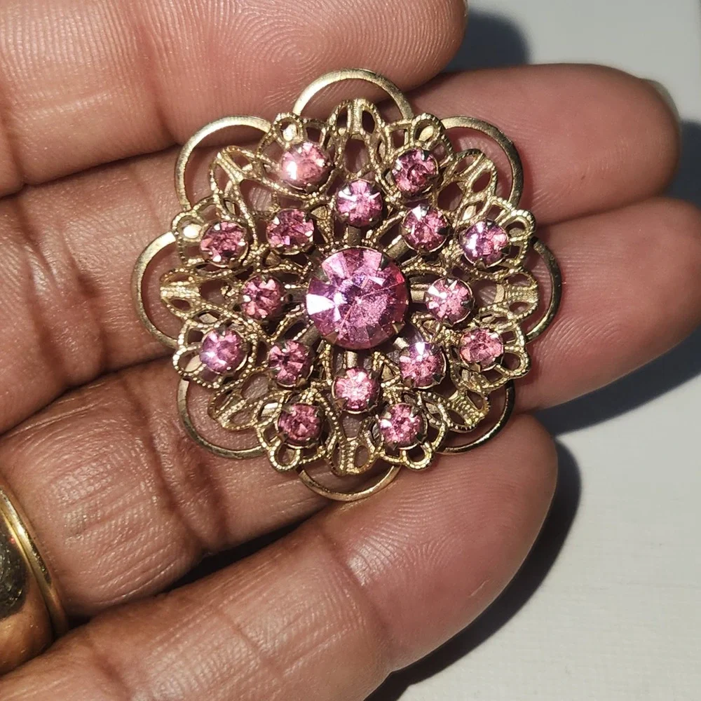 Vintage Gold Tone Filigree Pink Rhinestone Flower Brooch Pin Floral Statement‎